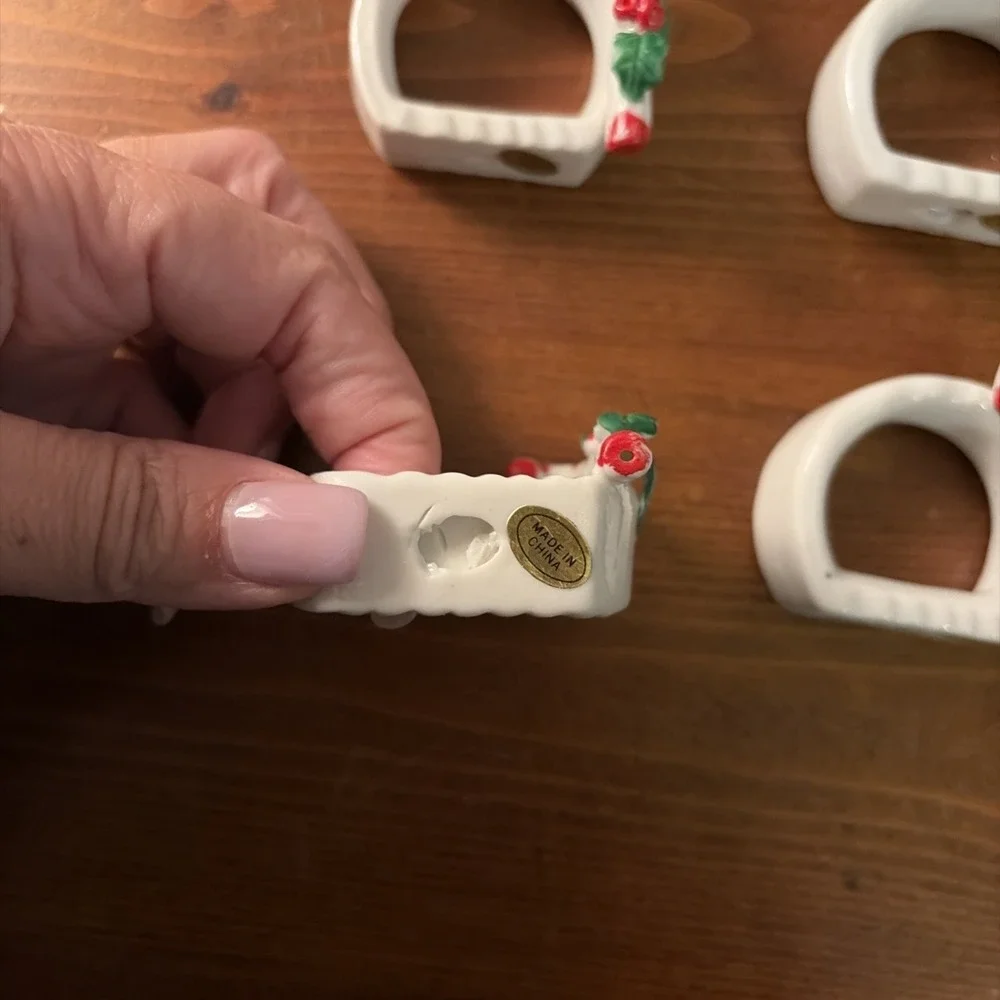 Vintage Christmas Holiday Ceramic Napkin Rings Candy Canes Holly‎ Set of 8
